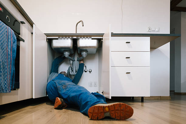 Professional Leak Detection technician working in Hartfield, VA